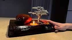 #6 Fil d’acier sur croûte de bois. Et pourquoi ne pas créer des cavités pour y mettre des chandelles ! L’idée de la lumière est née.